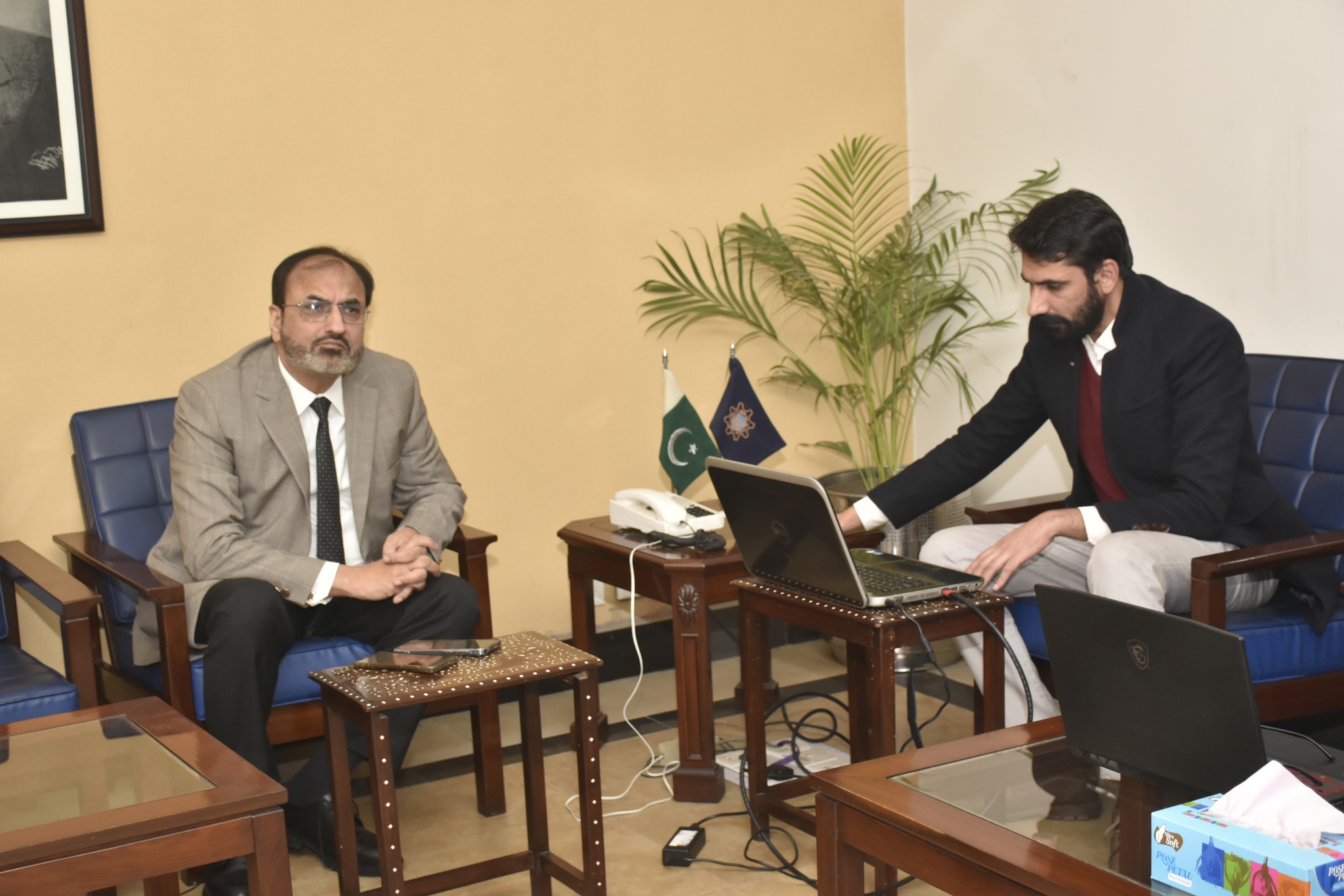 Vice Chancellor UET Prof. Dr. Shahid Munir (TI) is in a meeting with Senior Warden Prof. Dr. Muhammad Ejaz and different Architects regarding upgradation of UET Cafeterias.