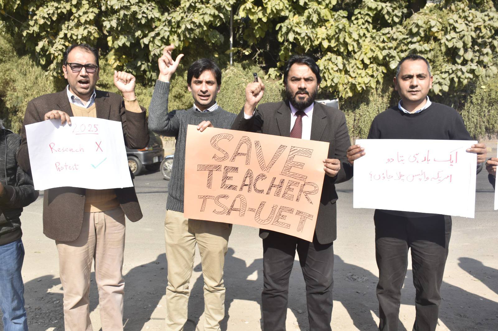 UET Teaching Staff Association Protests Outside Lahore Press Club