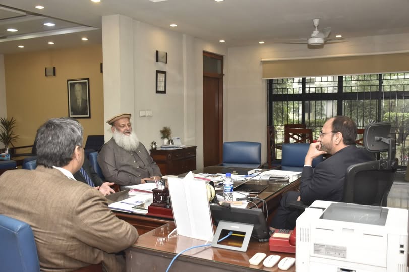 Prof. Dr. Muhammad Hammad Lakhvi, Dean Faculty of Islamic Studies, University of the Punjab had a meeting with Vice Chancellor Prof. Dr. Shahid Munir (TI).