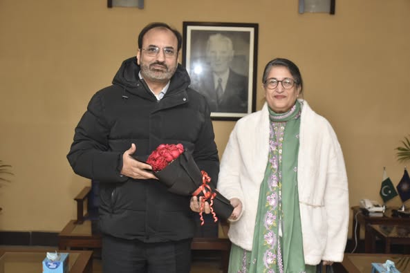 Vice Chancellor LCWU Dr. Uzma Qureshi greets new UET VC