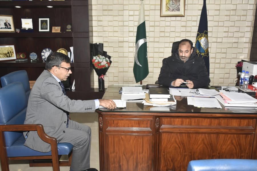 Vice Chancellor UET Prof. Dr. Shahid Munir (TI) is in a meeting with Prof. Dr. Shahid Imran, the Campus Coordinator UET New Campus kSK.