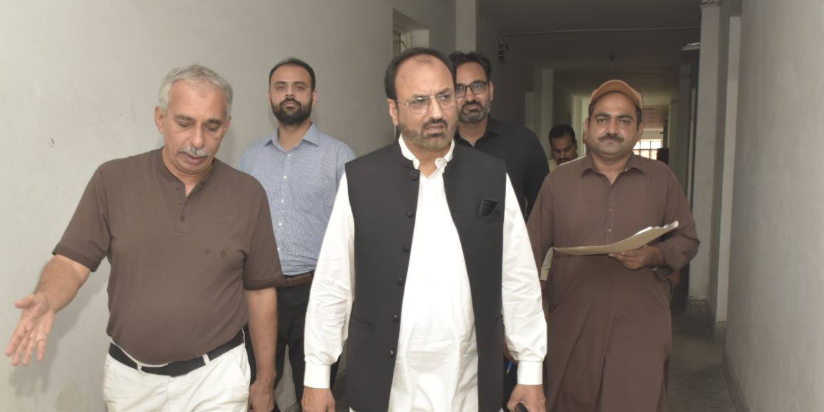 VC UET Visits Edhi Hall Hostel, Orders Renovation for New Students